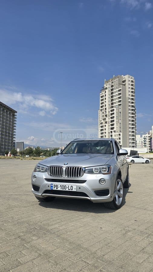ქირავდება BMW X3  2016 წლიანი - სურათი 2